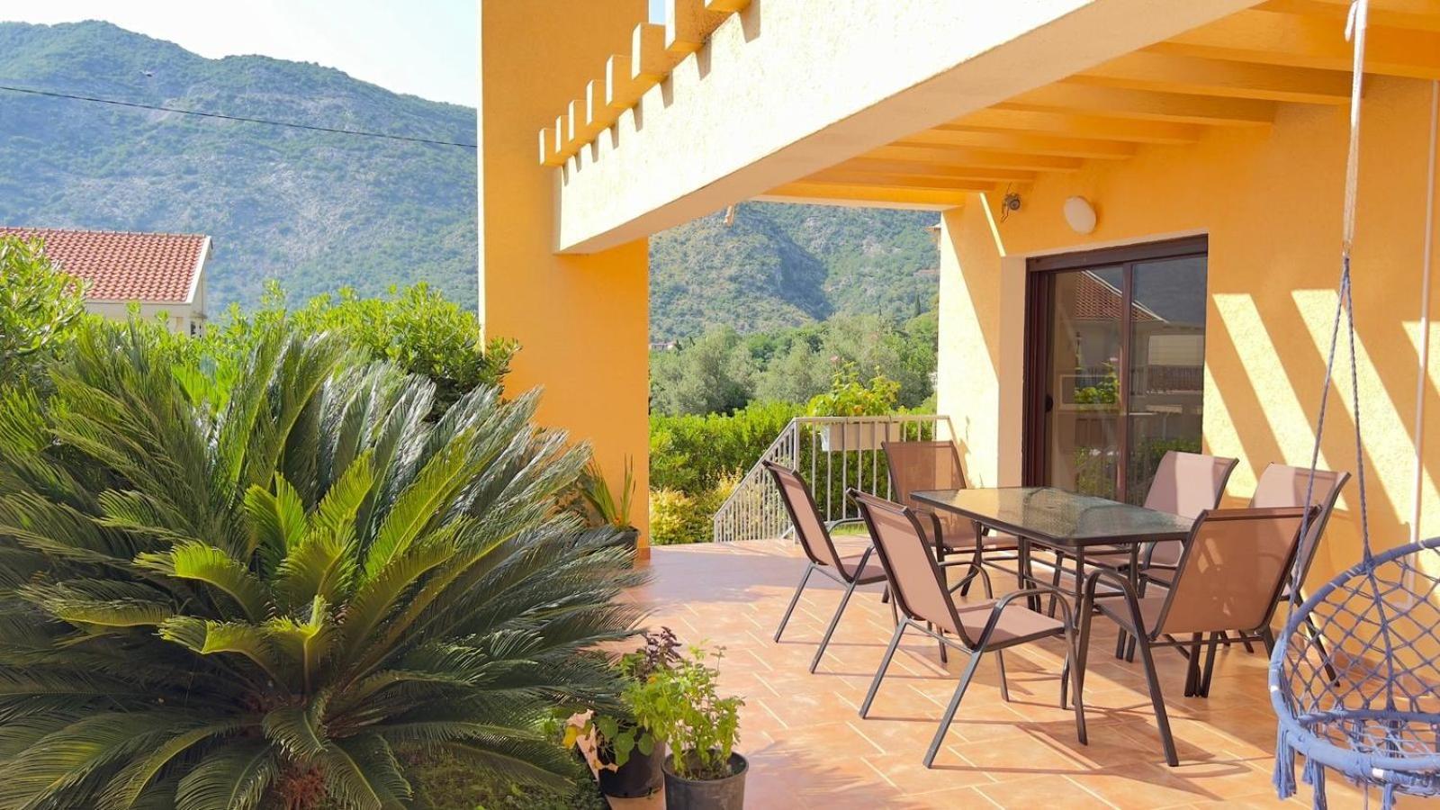 Villa Risan Apartments Экстерьер фото